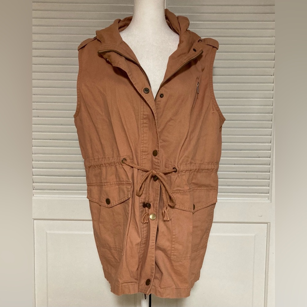 EUC Zenana Outfitters Lightweight Vest Plus Size 1X - Picture 2 of 8